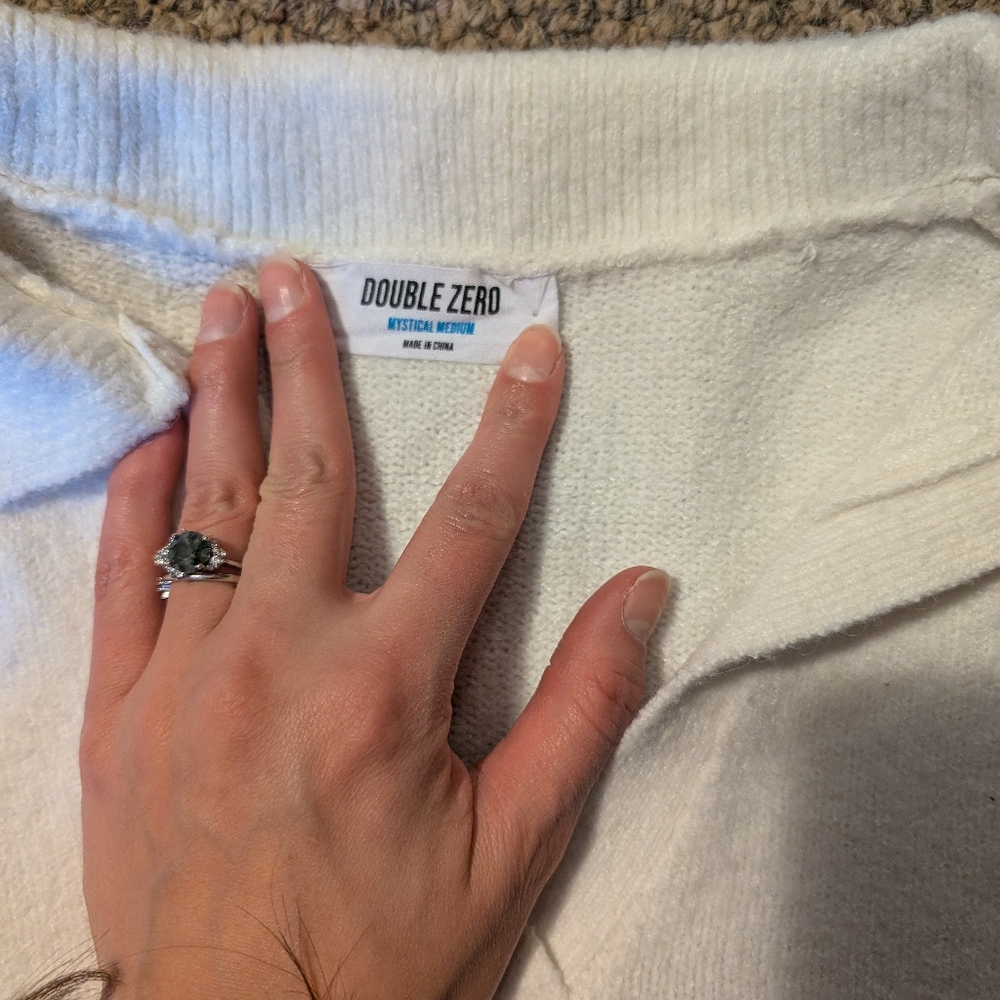 Collared double zero white sweater - Picture 2 of 3